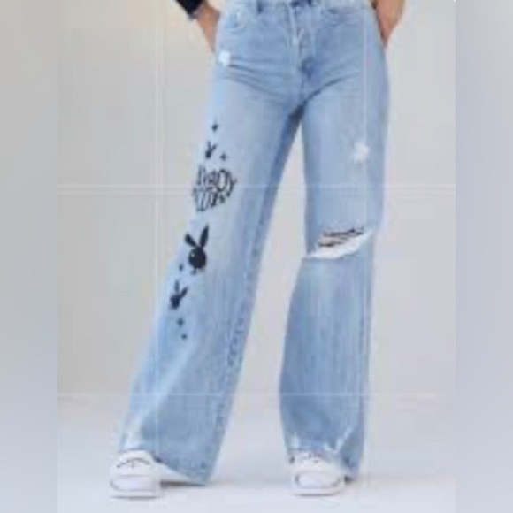 PACSUN PLAYBOY Sz 28 High Rise Distressed Wide Leg Appliqué Light Wash Jeans NEW - Picture 1 of 15